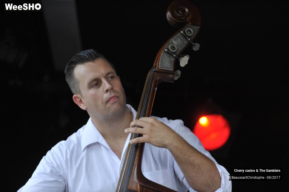 16/21 photos du spectacle Cherry casino & The Gamblers