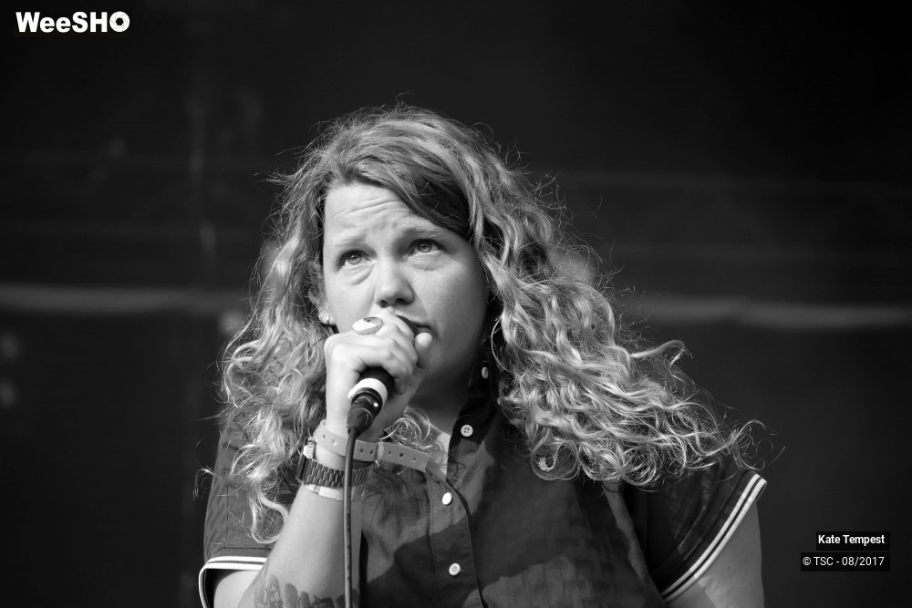 14/25 photos du spectacle Kate Tempest