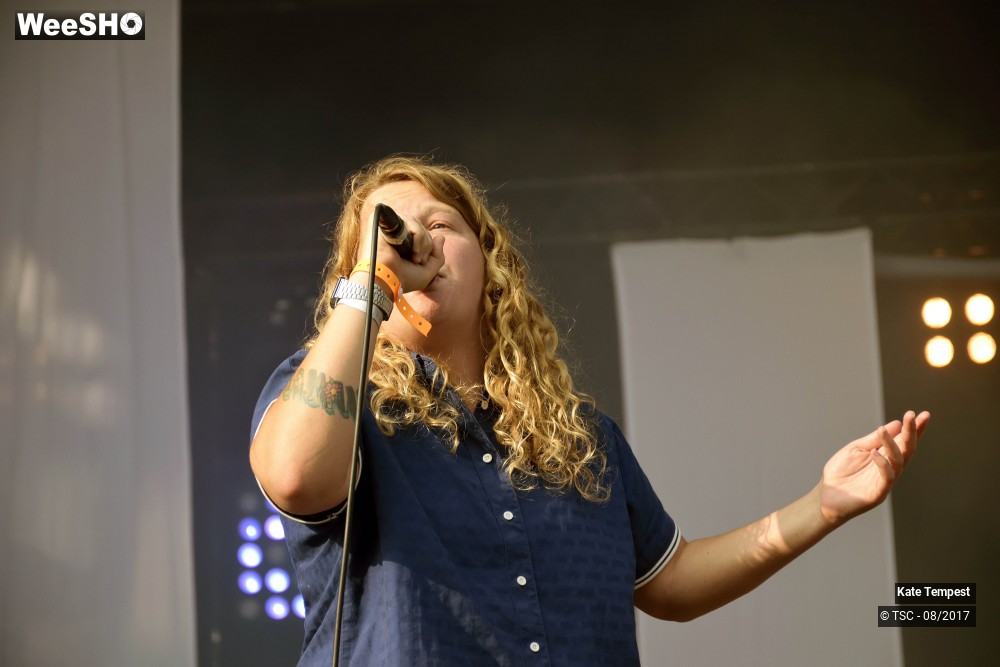 19/25 photos du spectacle Kate Tempest