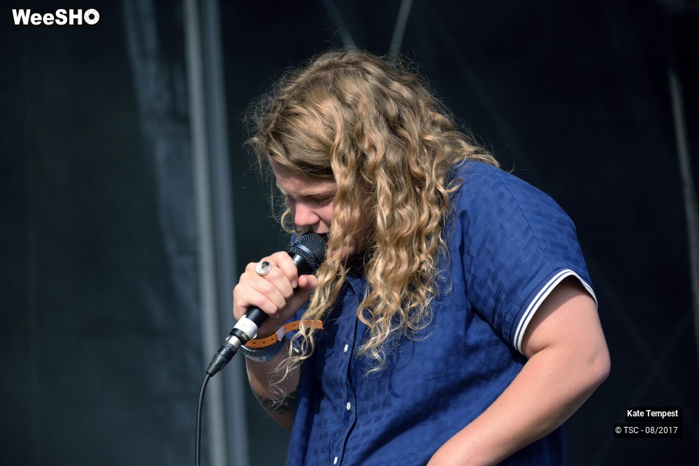 20/25 photos du spectacle Kate Tempest