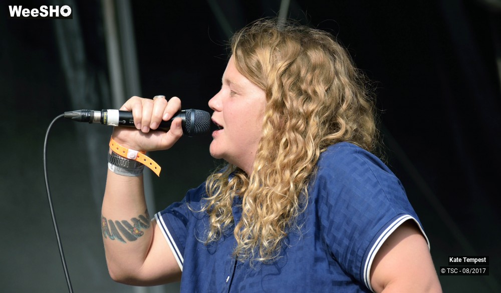 23/25 photos du spectacle Kate Tempest