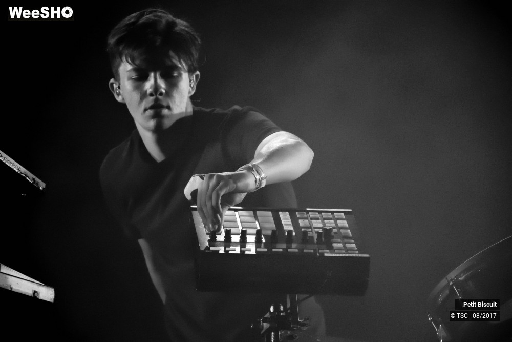 11/16 photos du spectacle Petit Biscuit