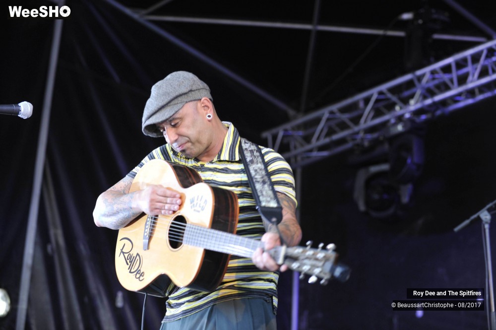 8/21 photos du spectacle Roy Dee and The Spitfires