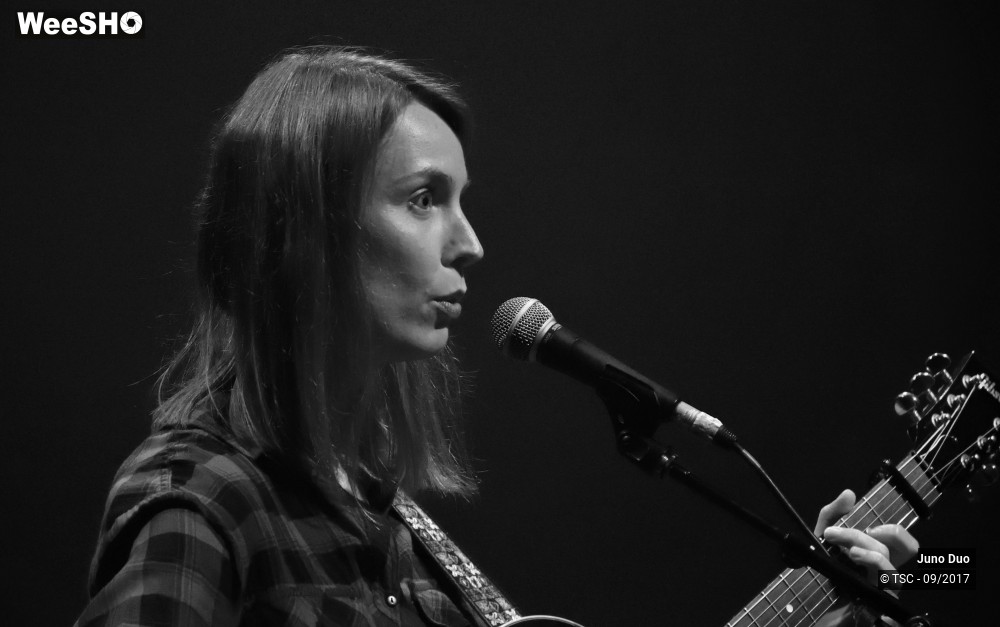18/18 photos du spectacle Juno Duo