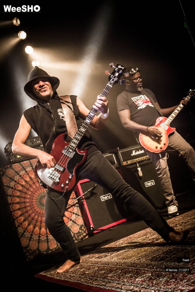 10/41 photos du spectacle Trust