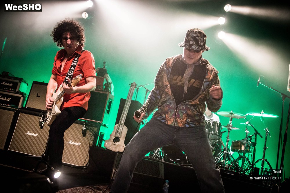 23/41 photos du spectacle Trust