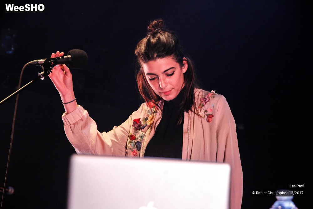 24/25 photos du spectacle Lea Paci