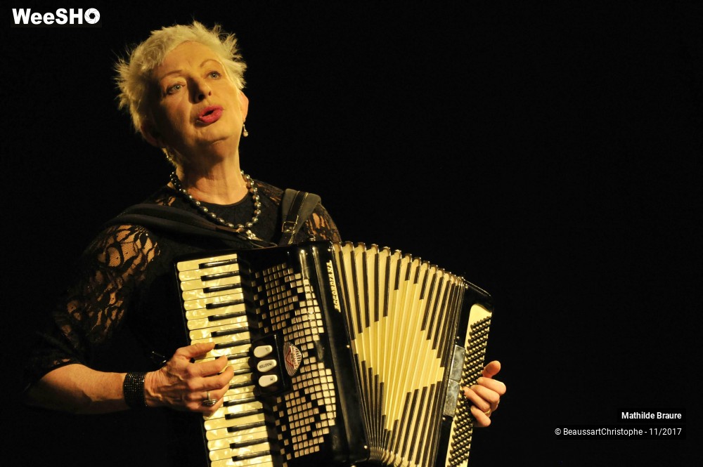 41/50 photos du spectacle Parlez moi d'Amour