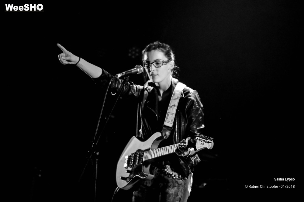 16/18 photos du spectacle Sasha Lypso