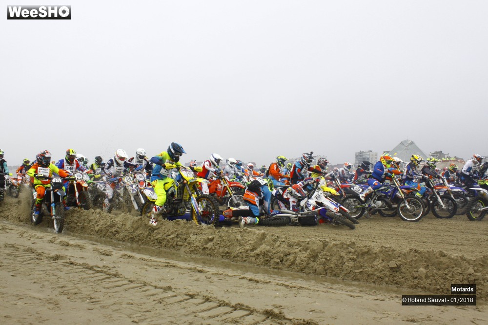 6/48 photos du spectacle Enduropale 2018 Le départ