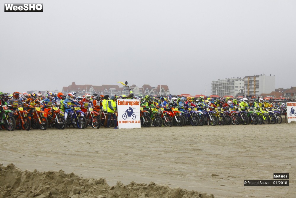 40/48 photos du spectacle Enduropale 2018 Le départ