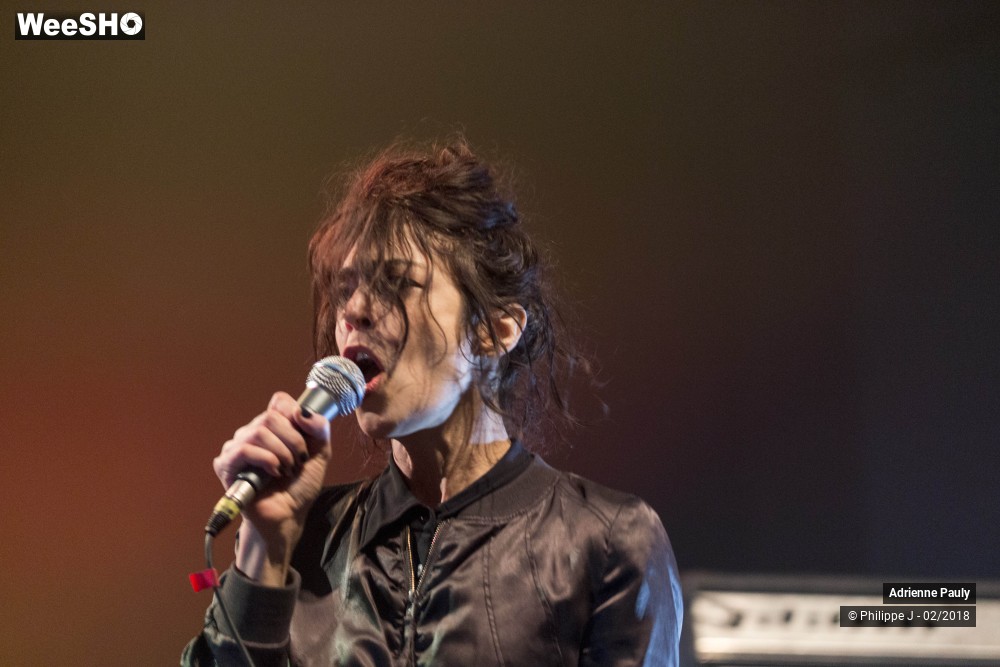 8/10 photos du spectacle Adrienne Pauly