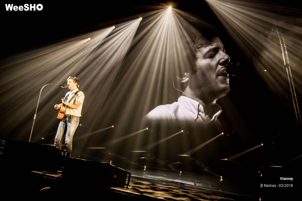 25/32 photos du spectacle Vianney