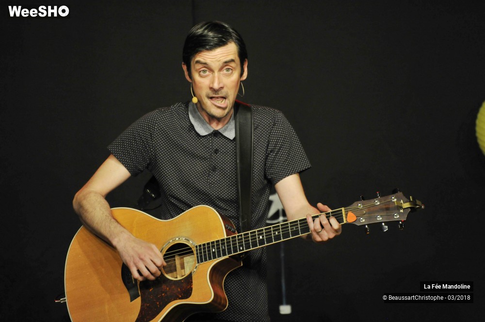 50/51 photos du spectacle Des Clics et Décroche