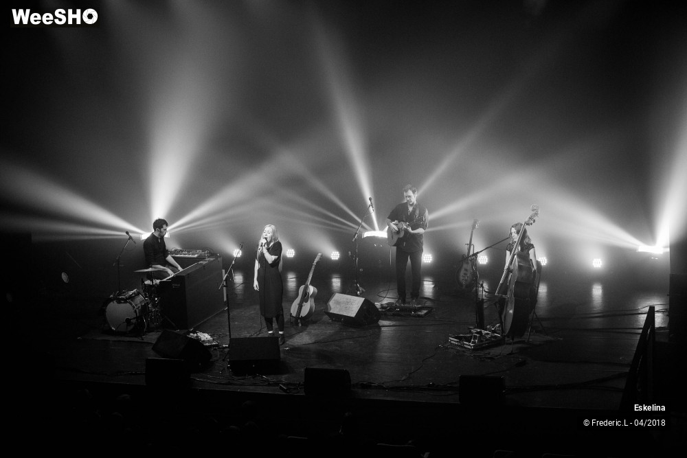 16/76 photos du spectacle Eskelina