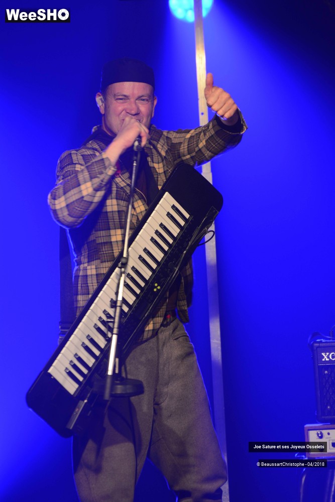 10/51 photos du spectacle Autorisation de sortie