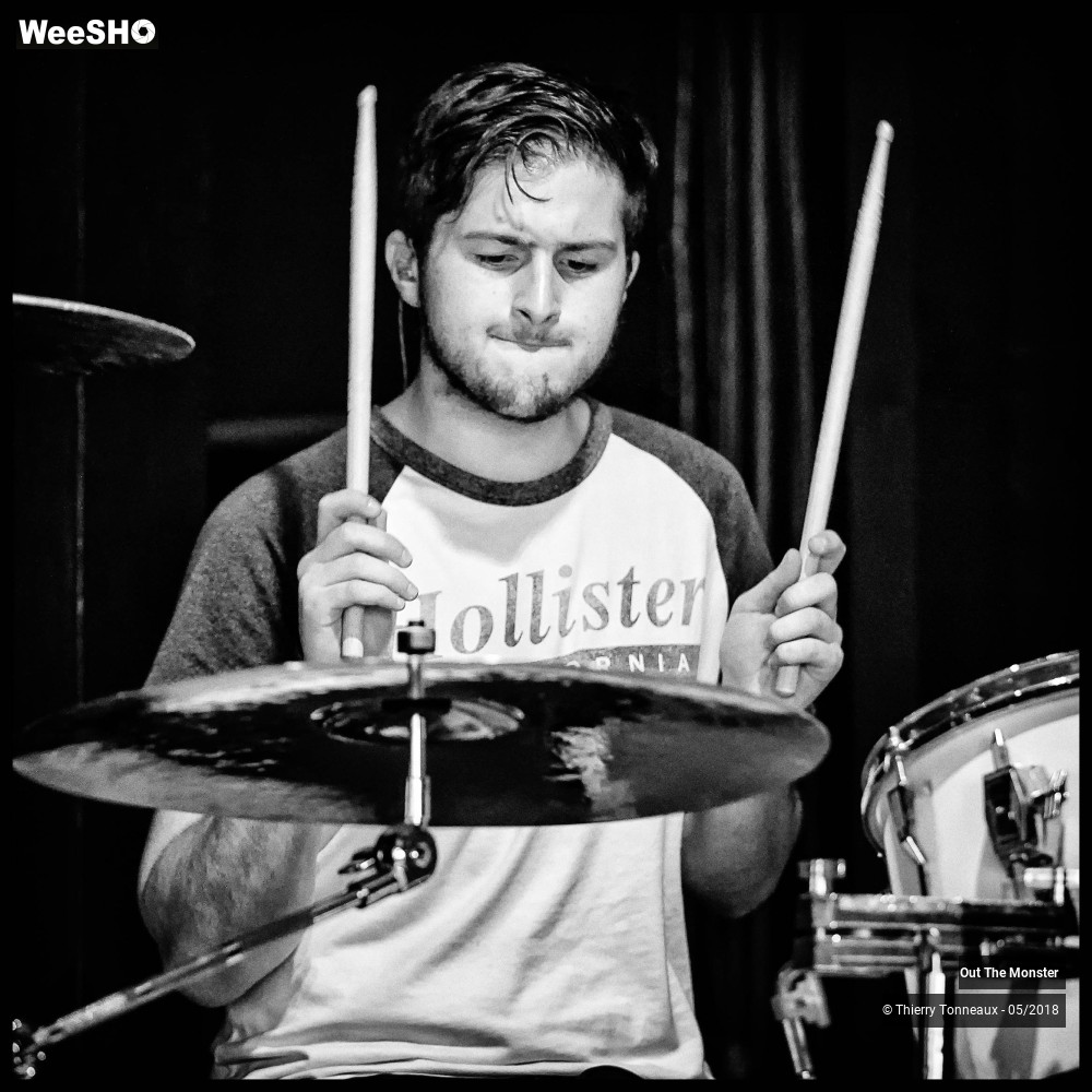 5/39 photos du spectacle Out The Monster