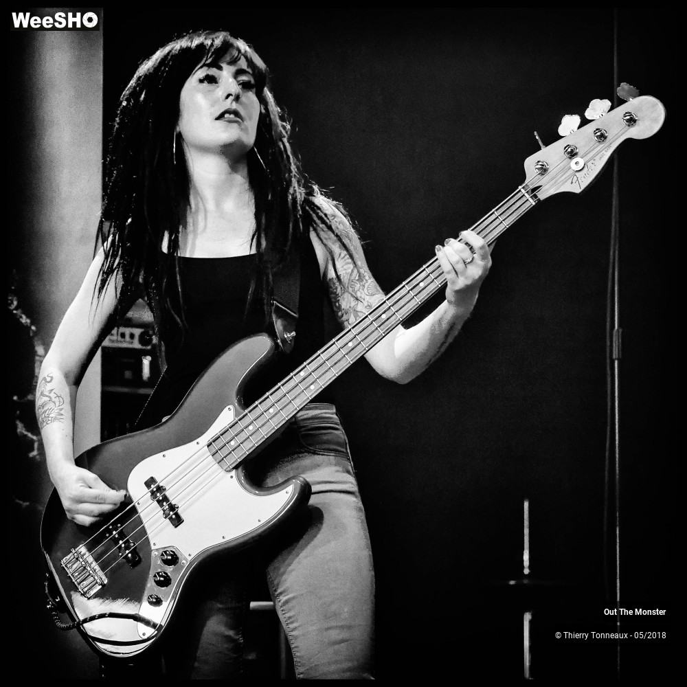 9/39 photos du spectacle Out The Monster