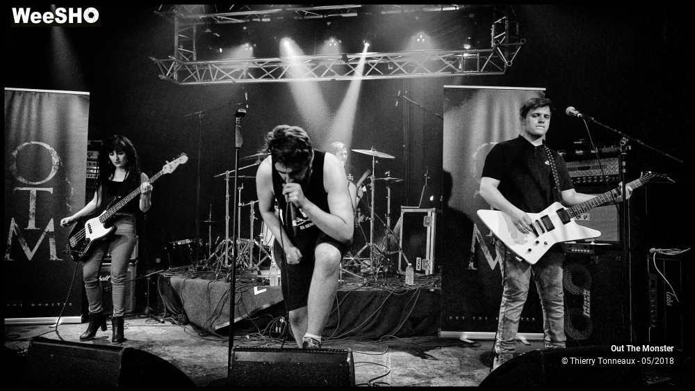 13/39 photos du spectacle Out The Monster