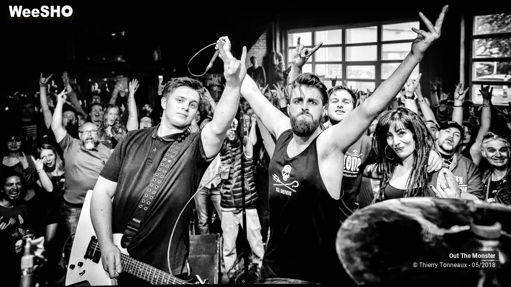 19/39 photos du spectacle Out The Monster