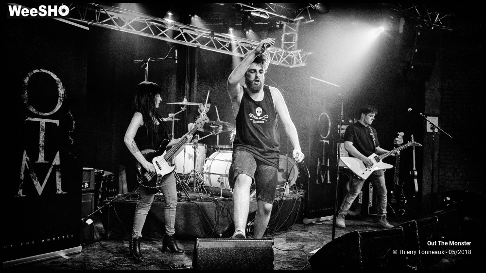 20/39 photos du spectacle Out The Monster