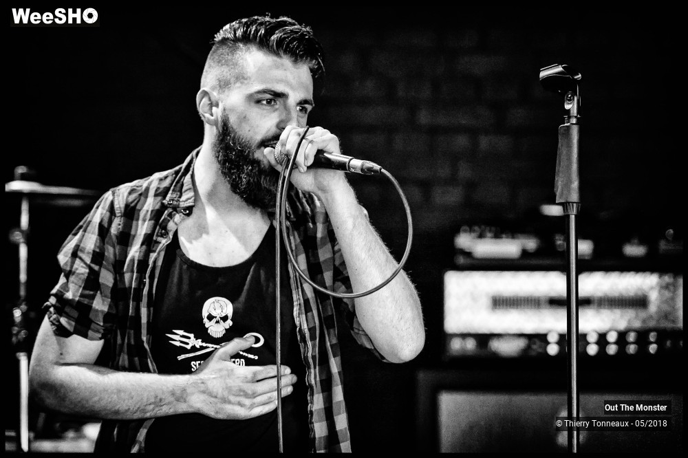 27/39 photos du spectacle Out The Monster