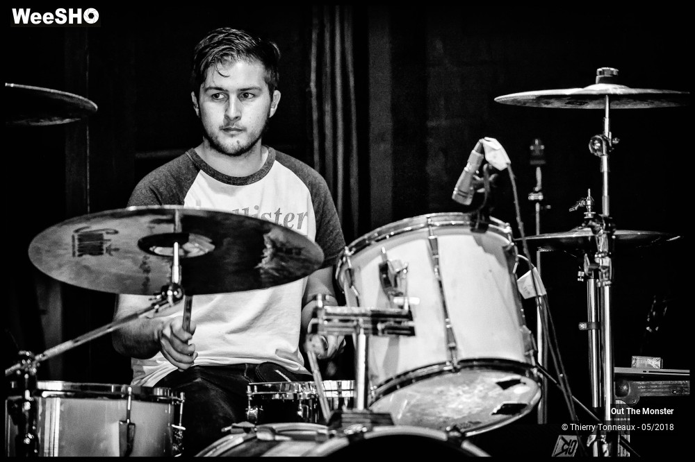 36/39 photos du spectacle Out The Monster