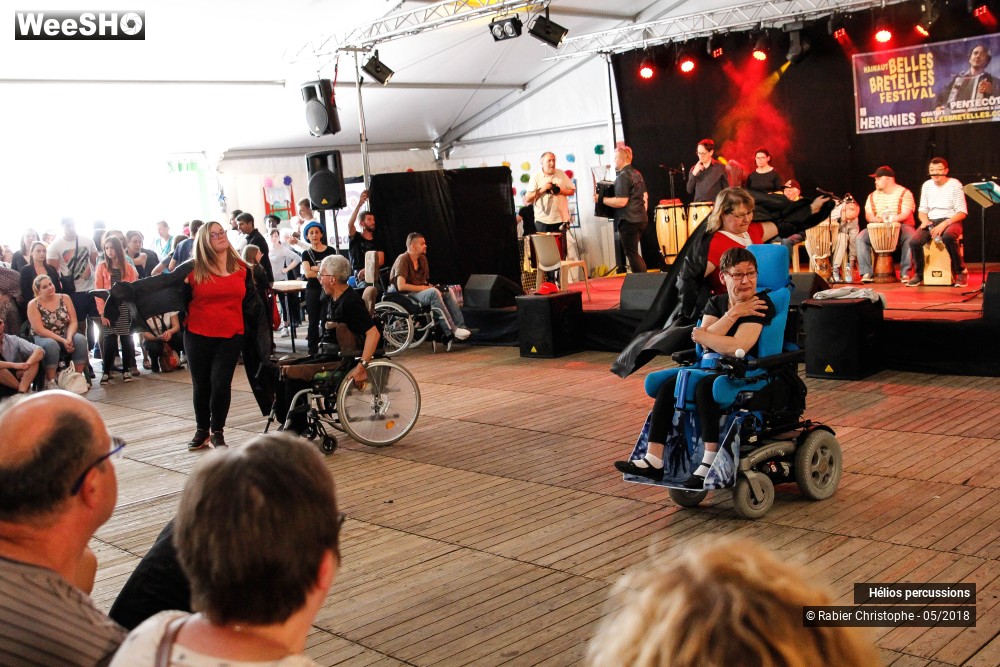 17/47 photos du spectacle Hélios Percussions avec les danseurs de l?APEI du Valenciennois