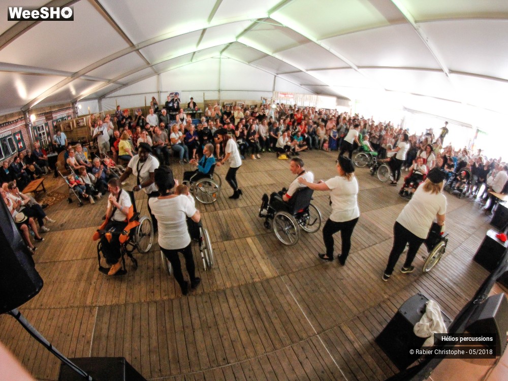 29/47 photos du spectacle Hélios Percussions avec les danseurs de l?APEI du Valenciennois
