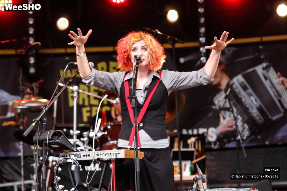 10/46 photos du spectacle Iva nova