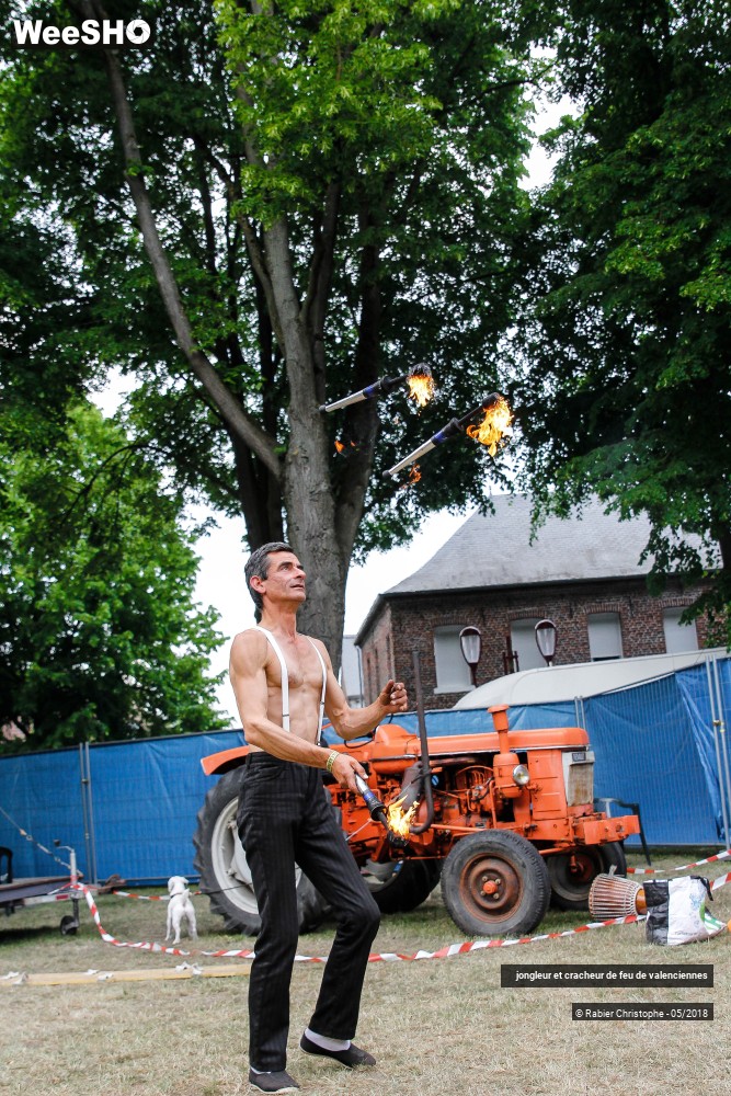 6/21 photos du spectacle jongleur et cracheur de feu de valenciennes