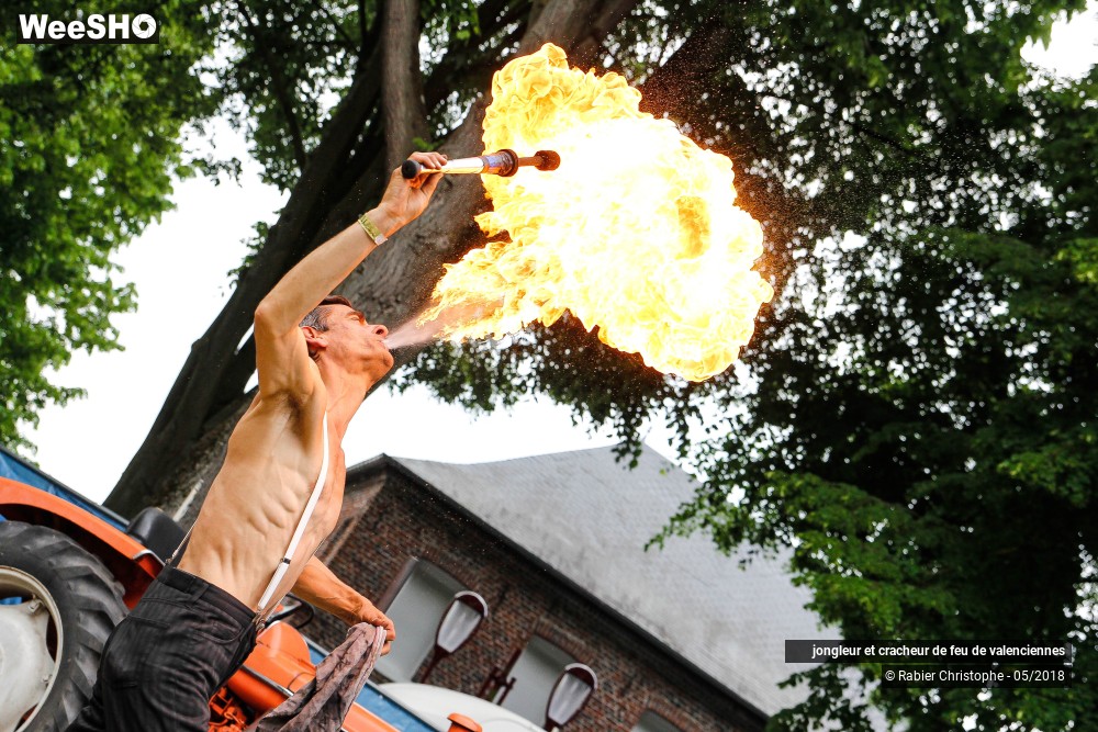 11/21 photos du spectacle jongleur et cracheur de feu de valenciennes