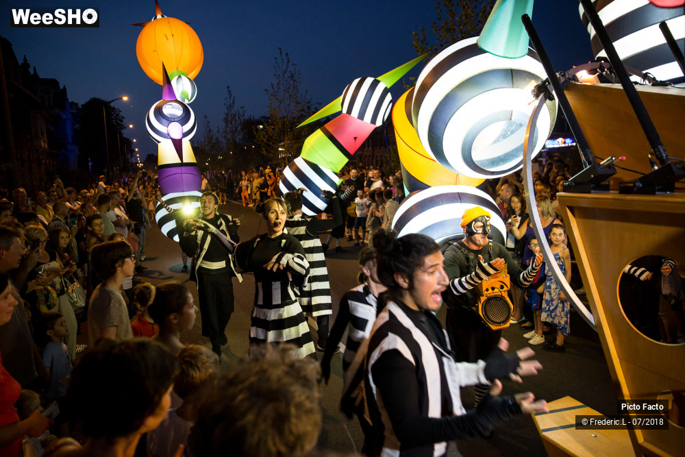 26/72 photos du spectacle Les Lampadophores