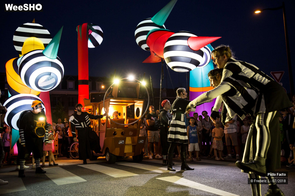 28/72 photos du spectacle Les Lampadophores