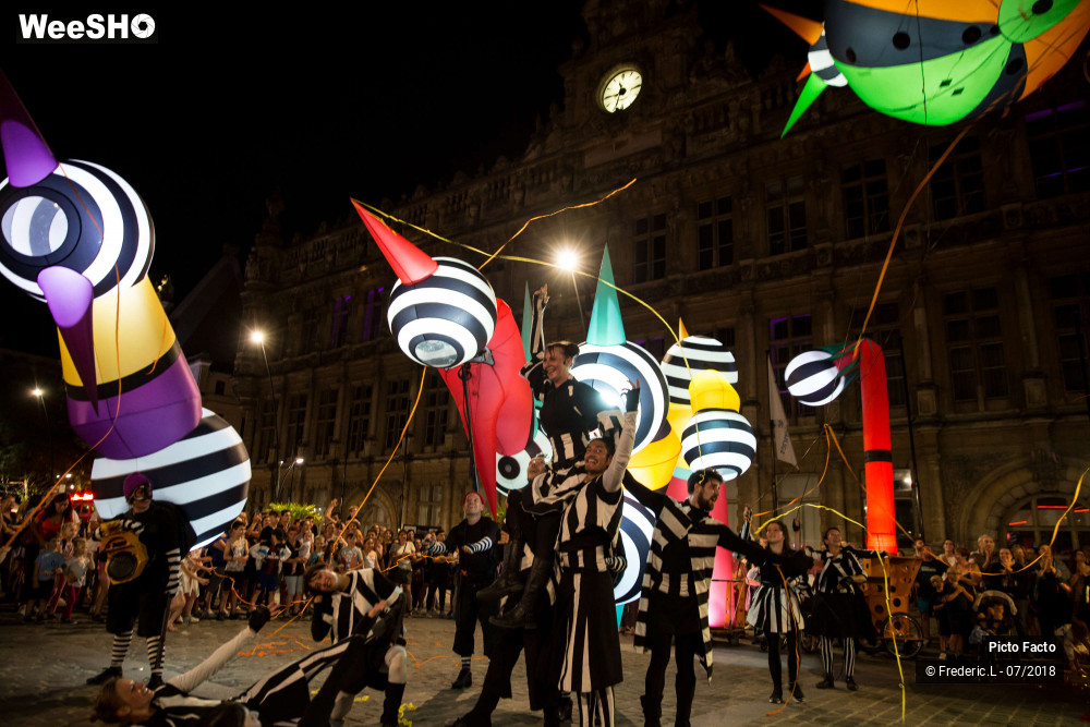 37/72 photos du spectacle Les Lampadophores