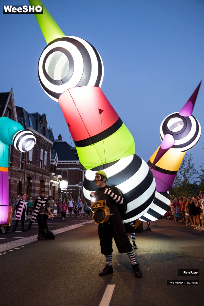 47/72 photos du spectacle Les Lampadophores