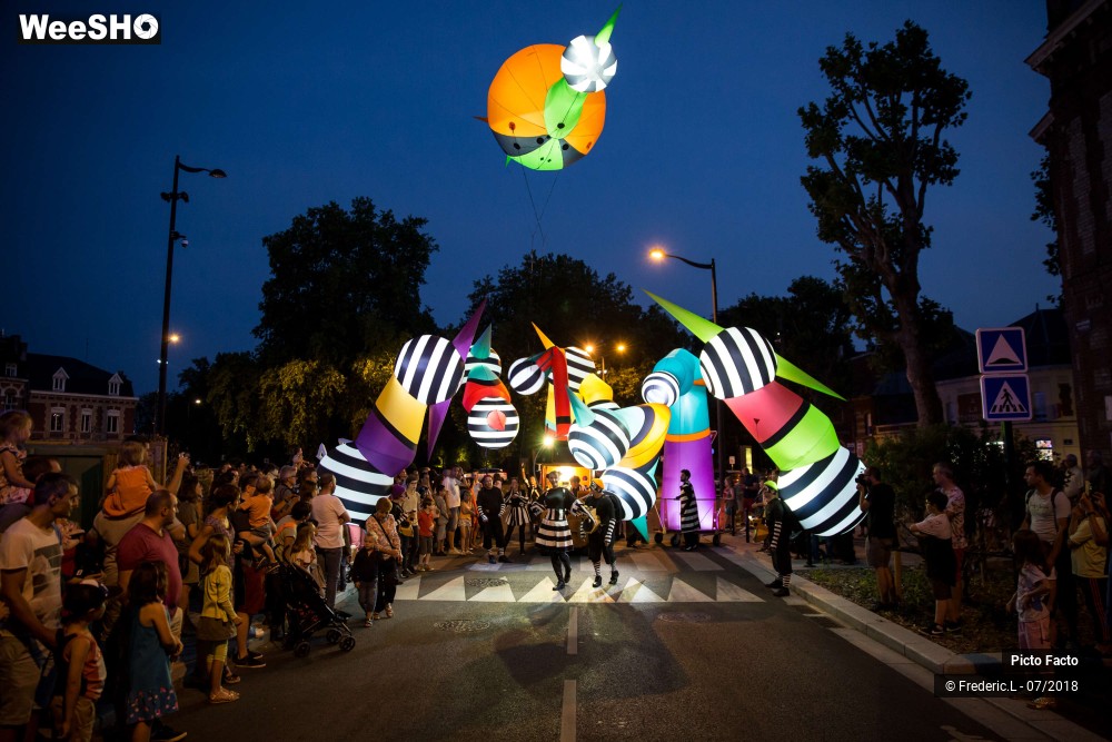 54/72 photos du spectacle Les Lampadophores