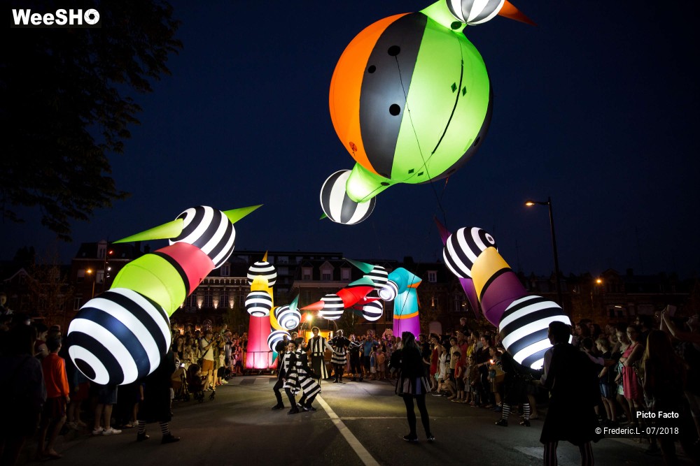 58/72 photos du spectacle Les Lampadophores