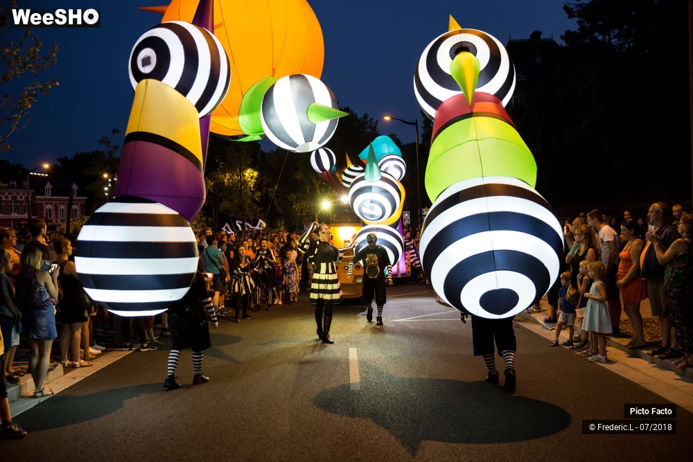 64/72 photos du spectacle Les Lampadophores