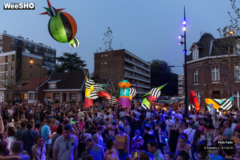 66/72 photos du spectacle Les Lampadophores