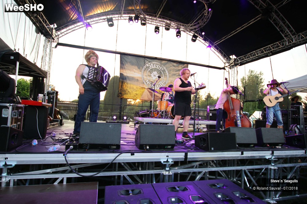 25/50 photos du spectacle Steve'n'Seagulls.