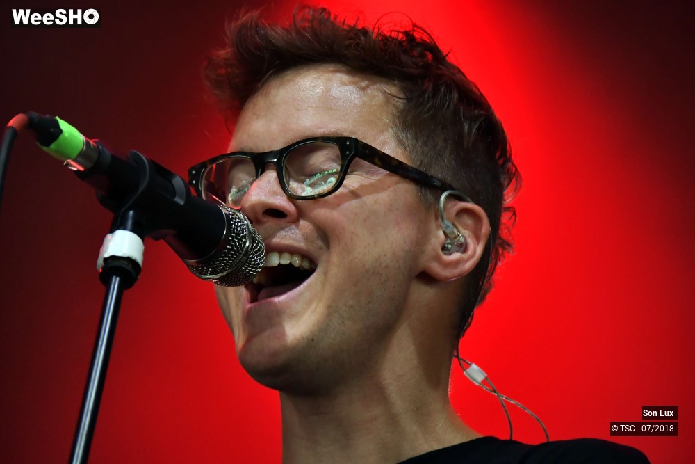 4/9 photos du spectacle Son Lux