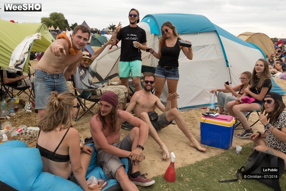 36/49 photos du spectacle Festival Les Nuits Secrètes 2018 : Ambiance sur le camping