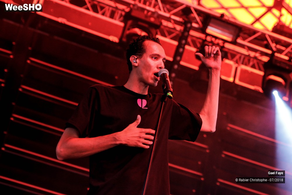 2/30 photos du spectacle Gael Faye