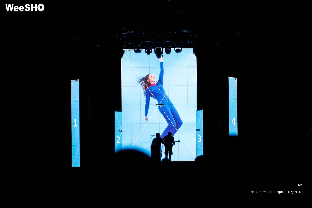 1/31 photos du spectacle Jain