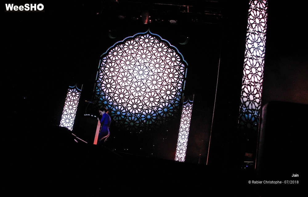 9/31 photos du spectacle Jain