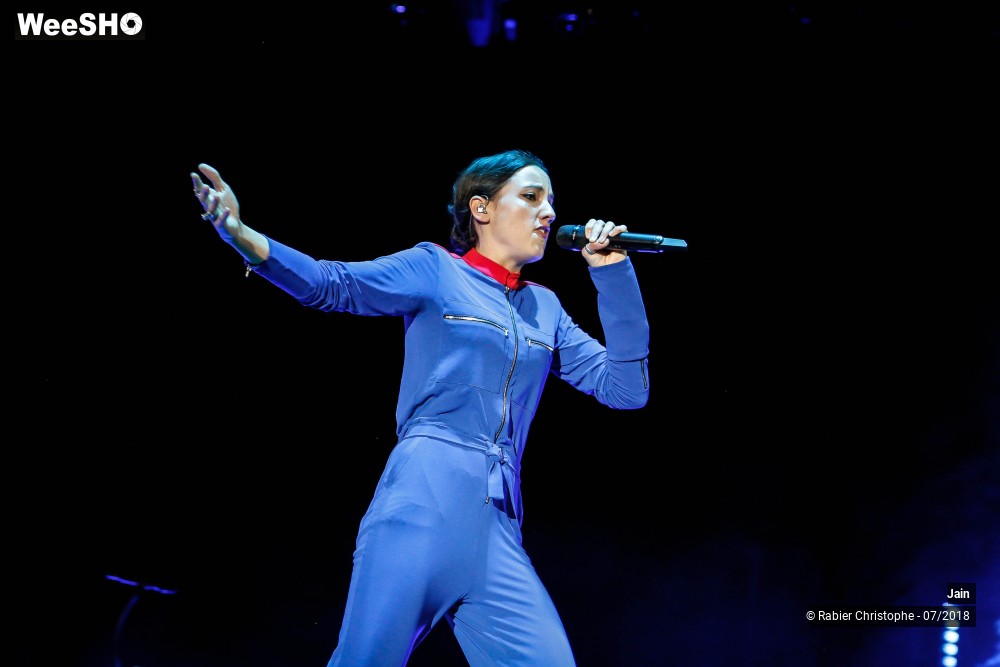 11/31 photos du spectacle Jain