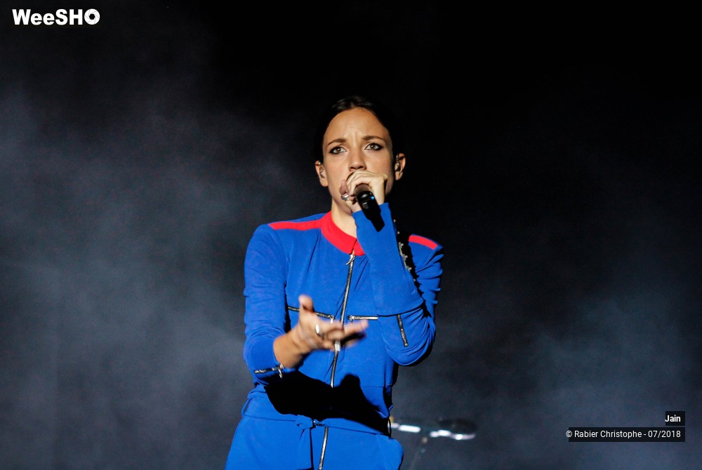 14/31 photos du spectacle Jain