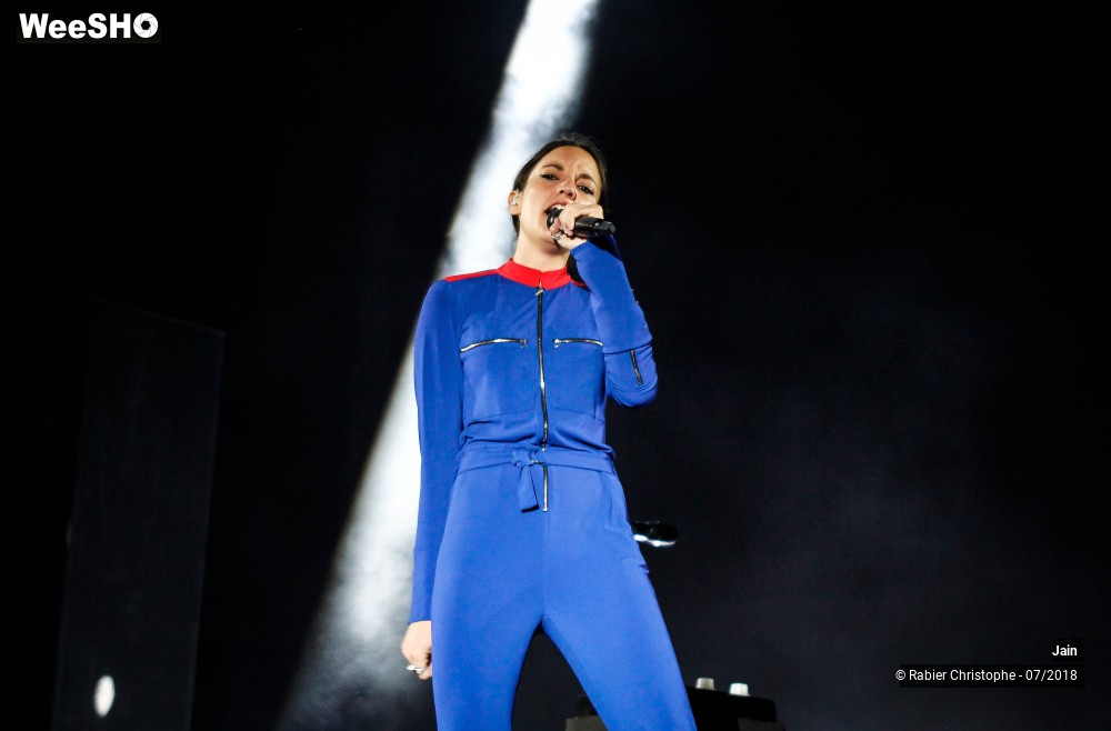 15/31 photos du spectacle Jain