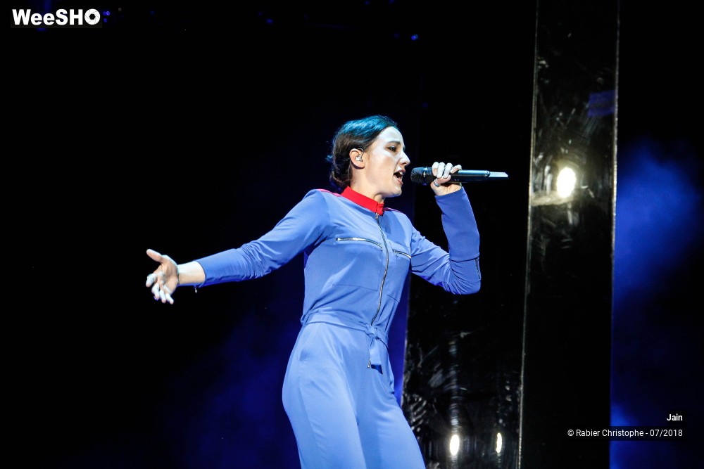 25/31 photos du spectacle Jain